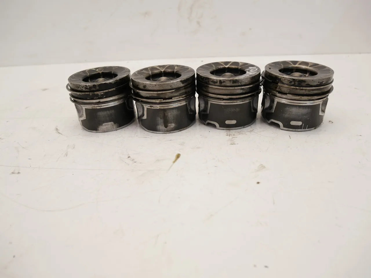 pistones Opel Vivaro 1.5 Diesel DV5RUCD D15DT 75L146 4 unidades