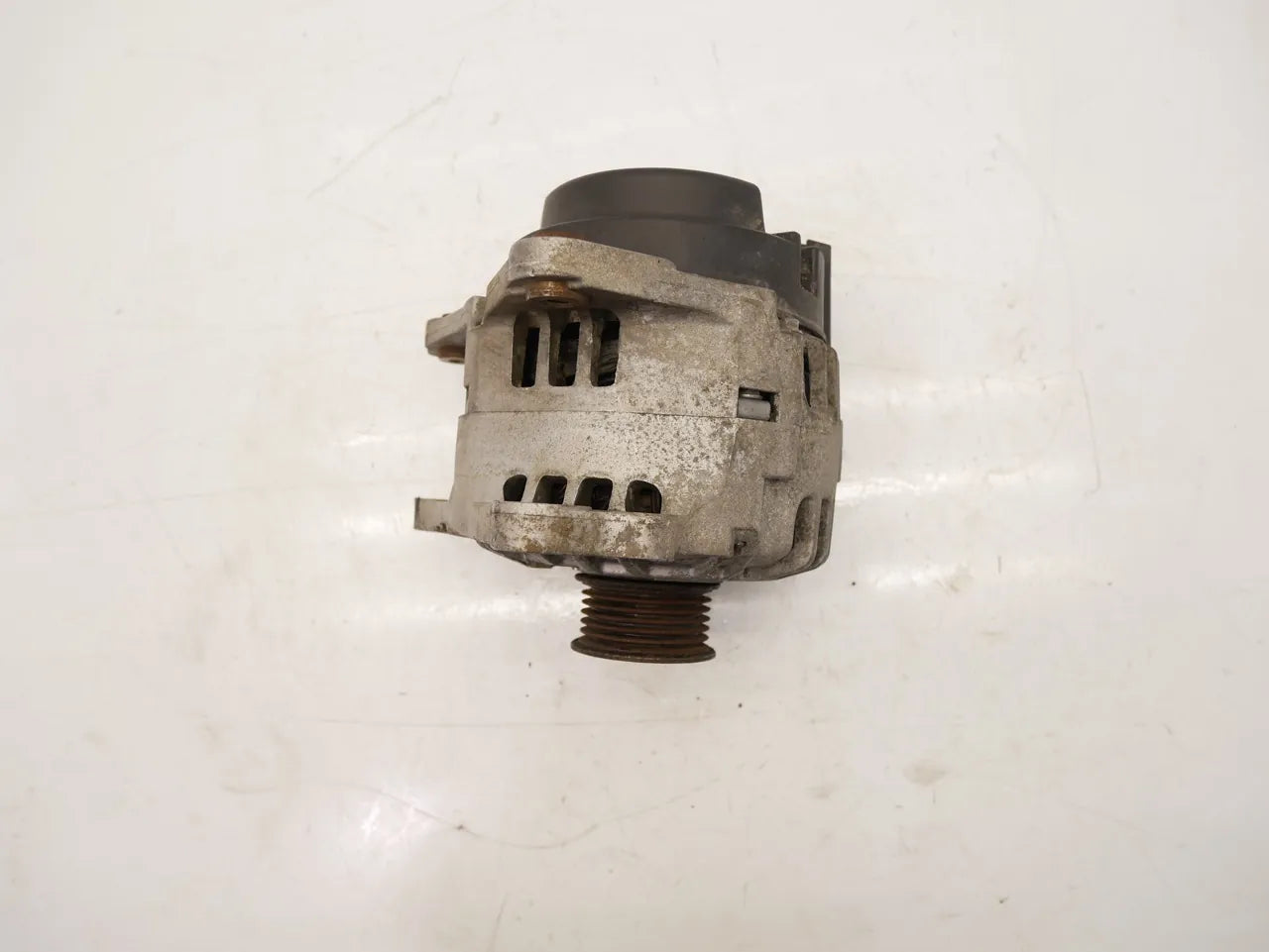 Alternador Volkswagen Seat Skoda Polo MK5 1.2 gasolina CGPB CGP 03D903025J