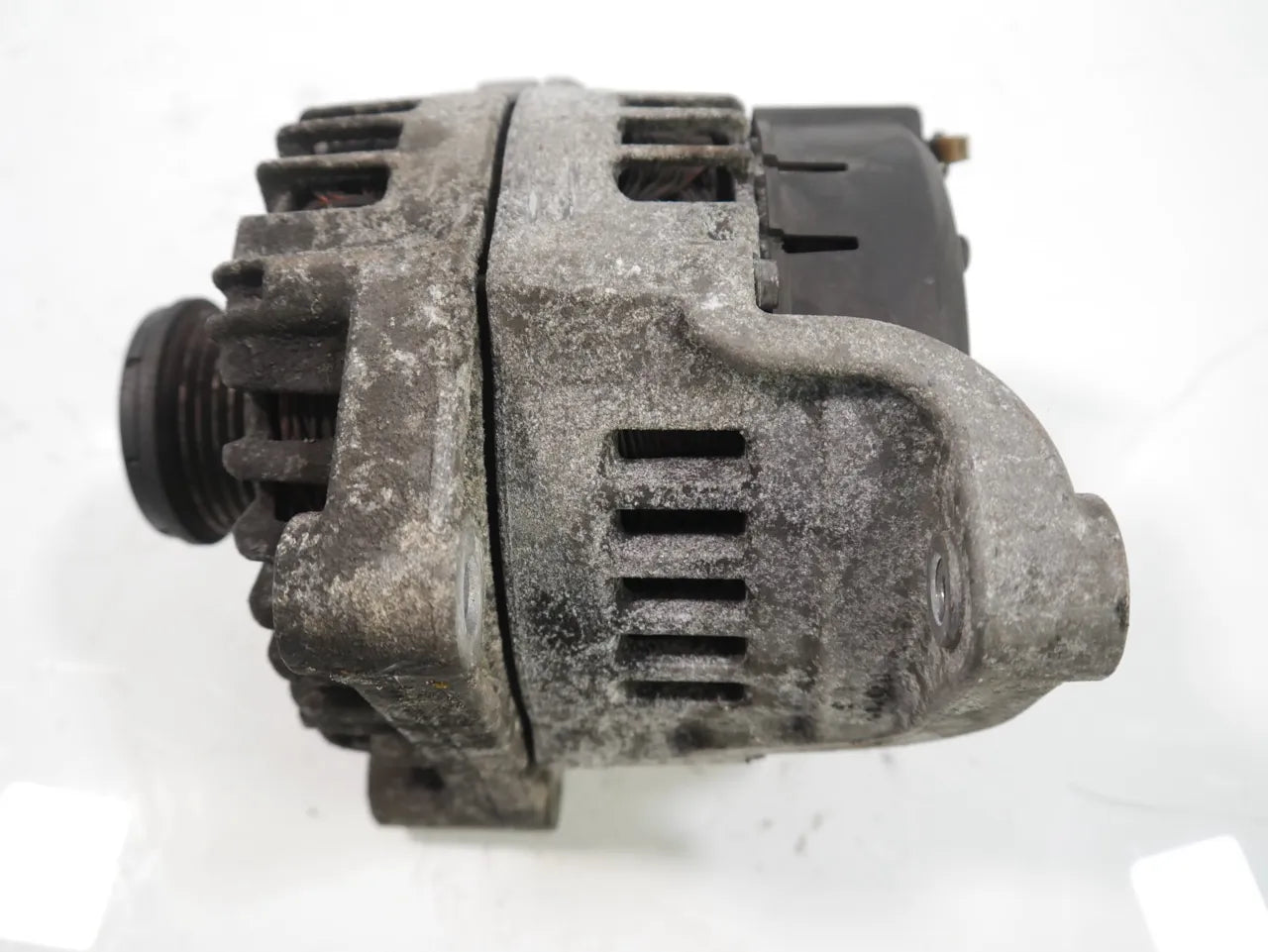 Alternador BMW Serie 1 F20 Serie 3 E90 Serie 5 F10 F11 2.0 N47D20C N47 8507624
