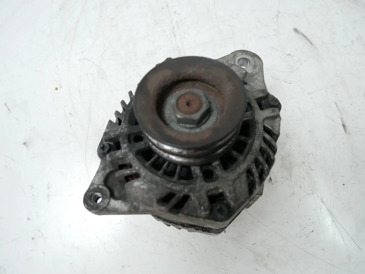 Alternador Mitsubishi Pajero MK4 V98W 3,2 DI-D 4M41 1800A290