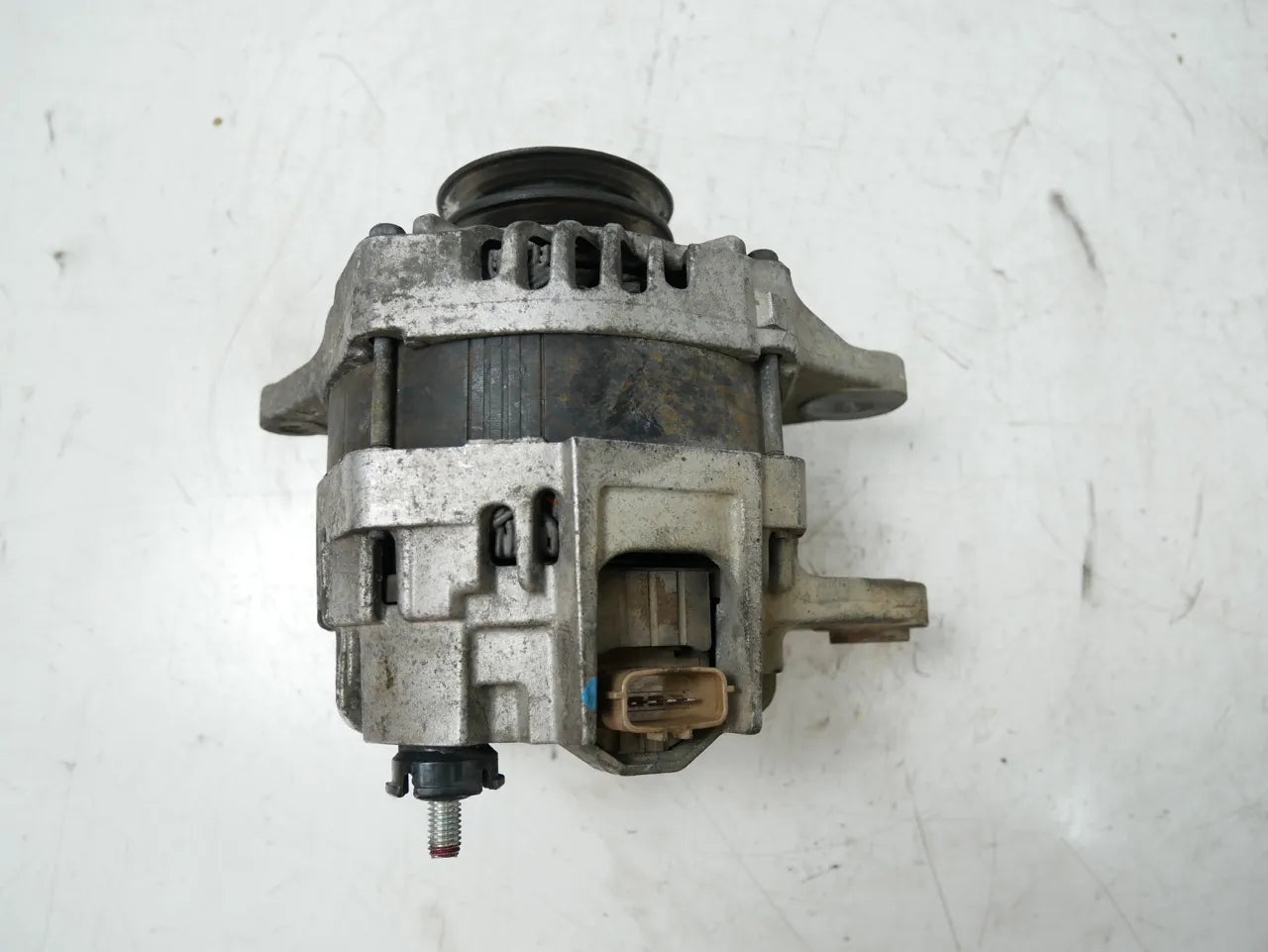 Alternador Mitsubishi Pajero MK4 V98W 3,2 DI-D 4M41 1800A290