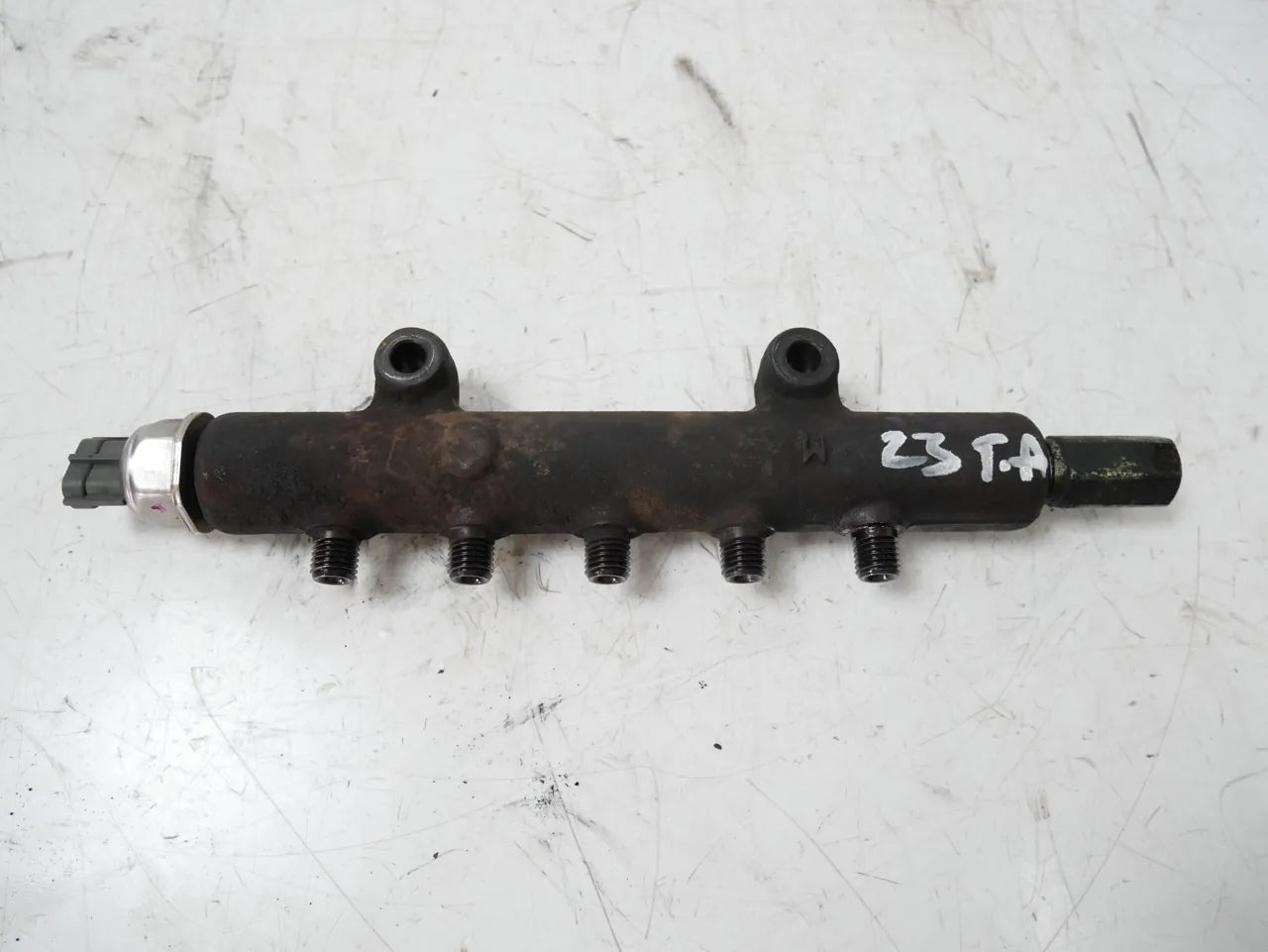 Tubo de raíl Mitsubishi Pajero MK4 V98W 3,2 DI-D 4M41 1465A034