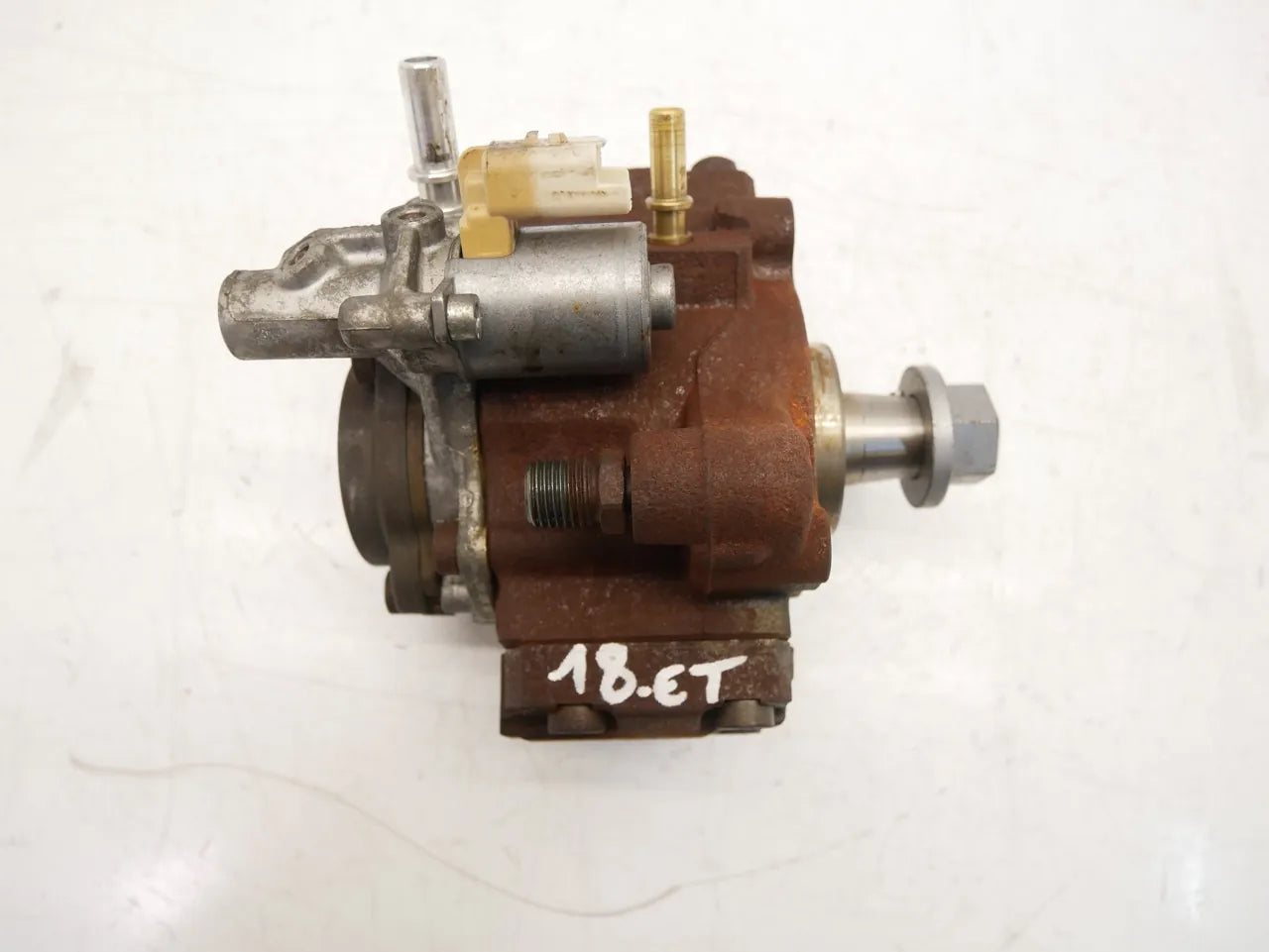 Bomba de alta presión Peugeot 308 MK1 1.6 HDi DV6C 9HR 9H05 9672605380