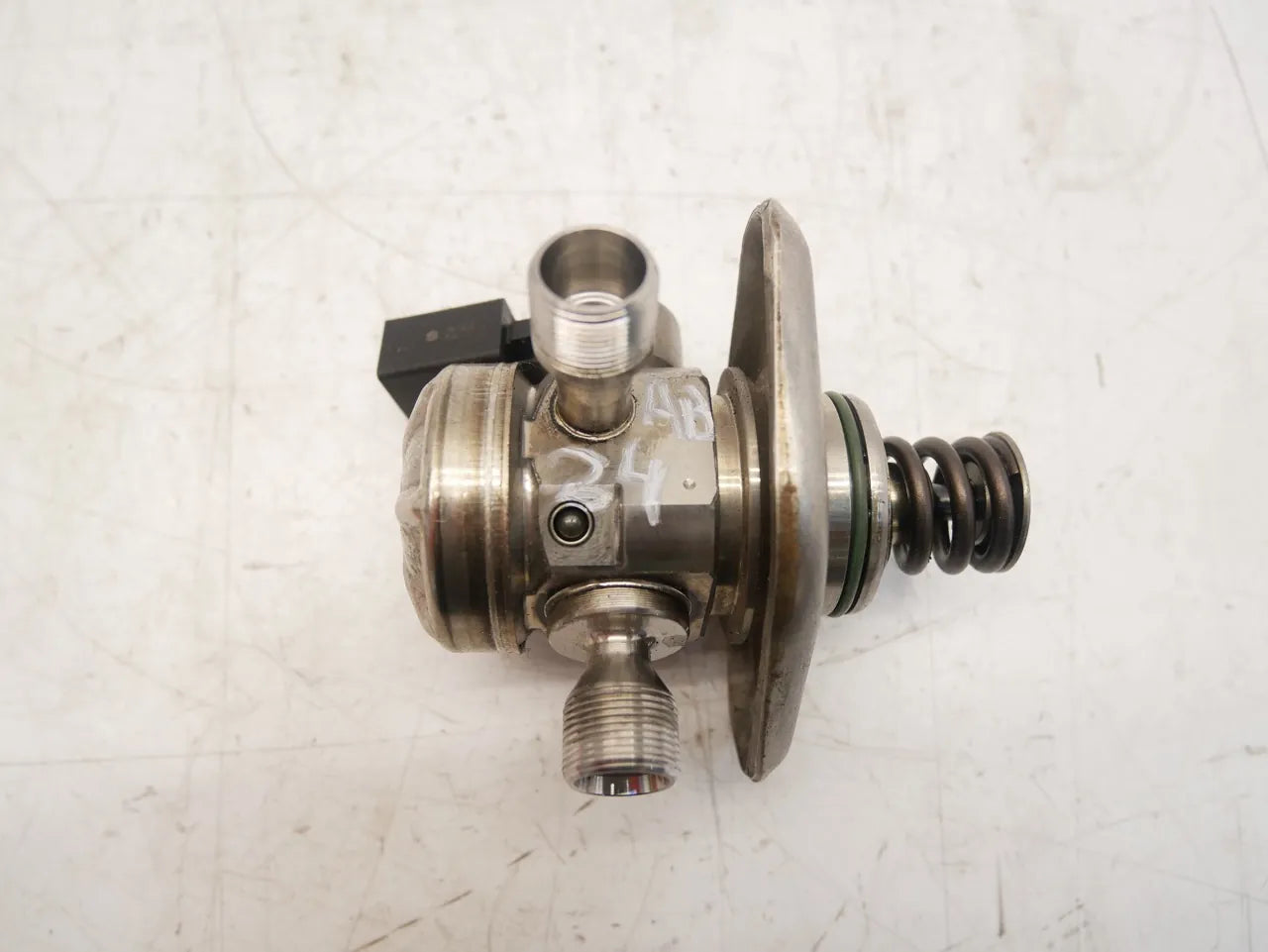 Bomba de combustible Nissan Qashqai X-Trail 1.3 DIG-T HR13 HR13DDT 166303162R