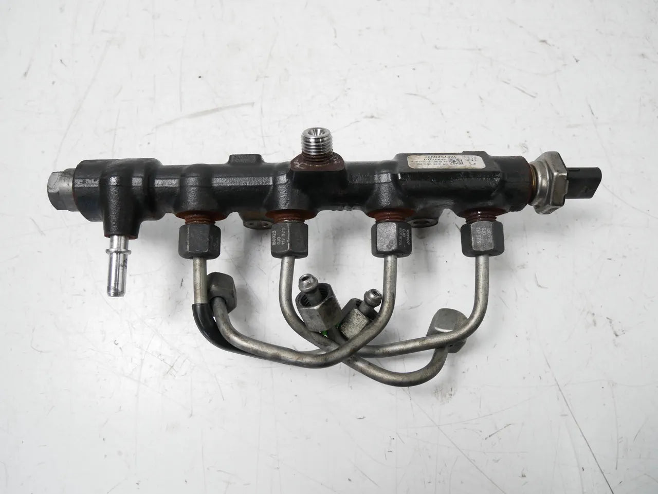 Tubo de raíl Peugeot 1.5 BlueHDI YHZ YH01 DV5RC 9821399680