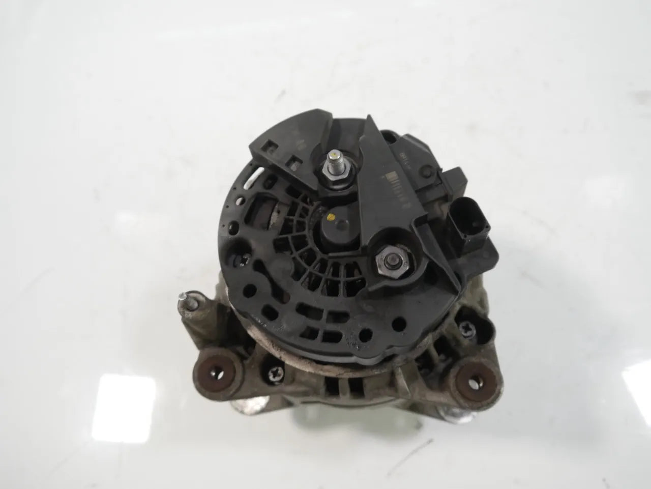 Alternador Volkswagen Skoda Scirocco MK3 2.0 TDI CBDB CBD CFHC 06F903023F