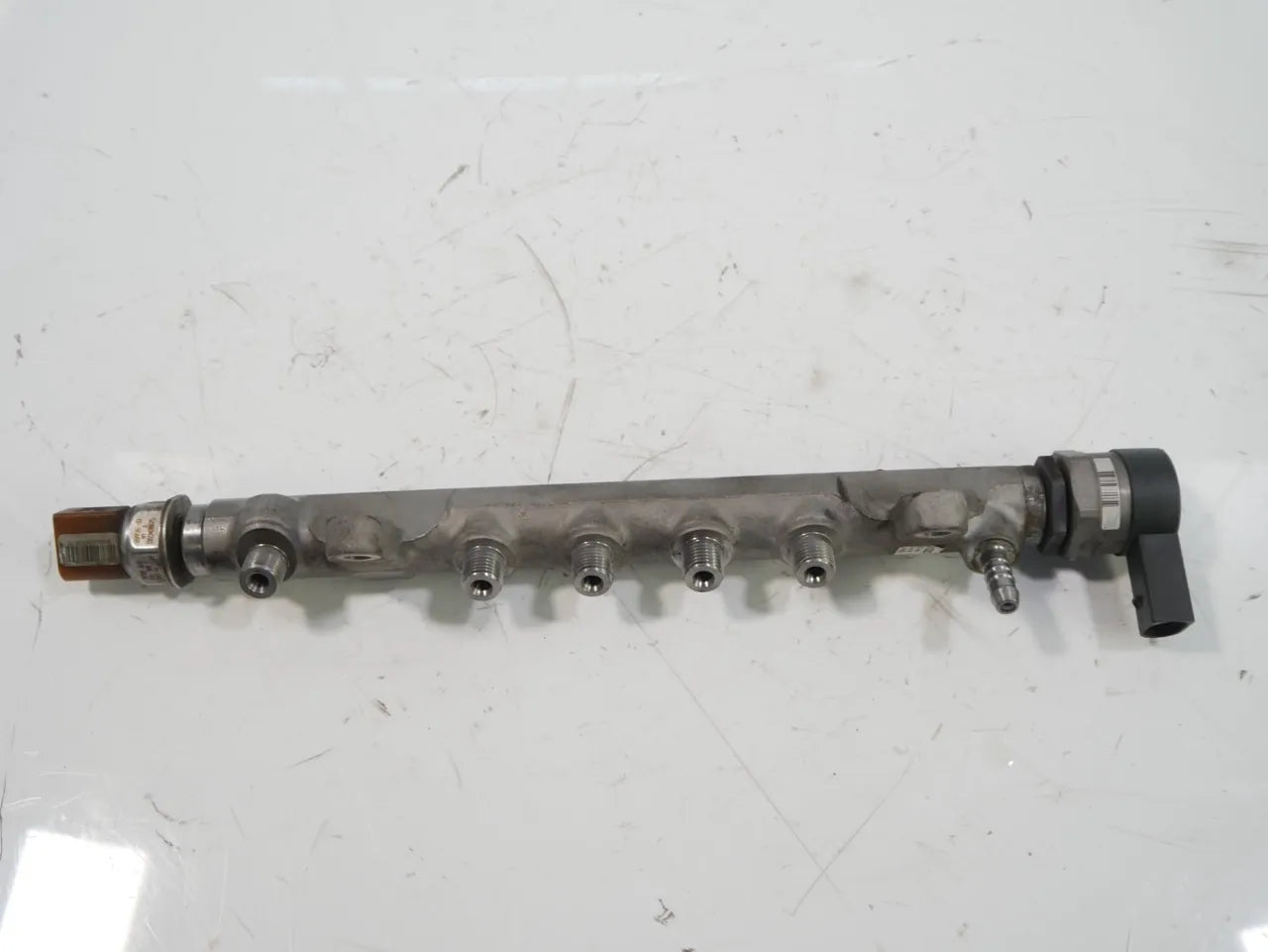 Tubo de raíl Volkswagen Skoda Scirocco MK3 2.0 TDI CBDB CBD CFHC 03L089L