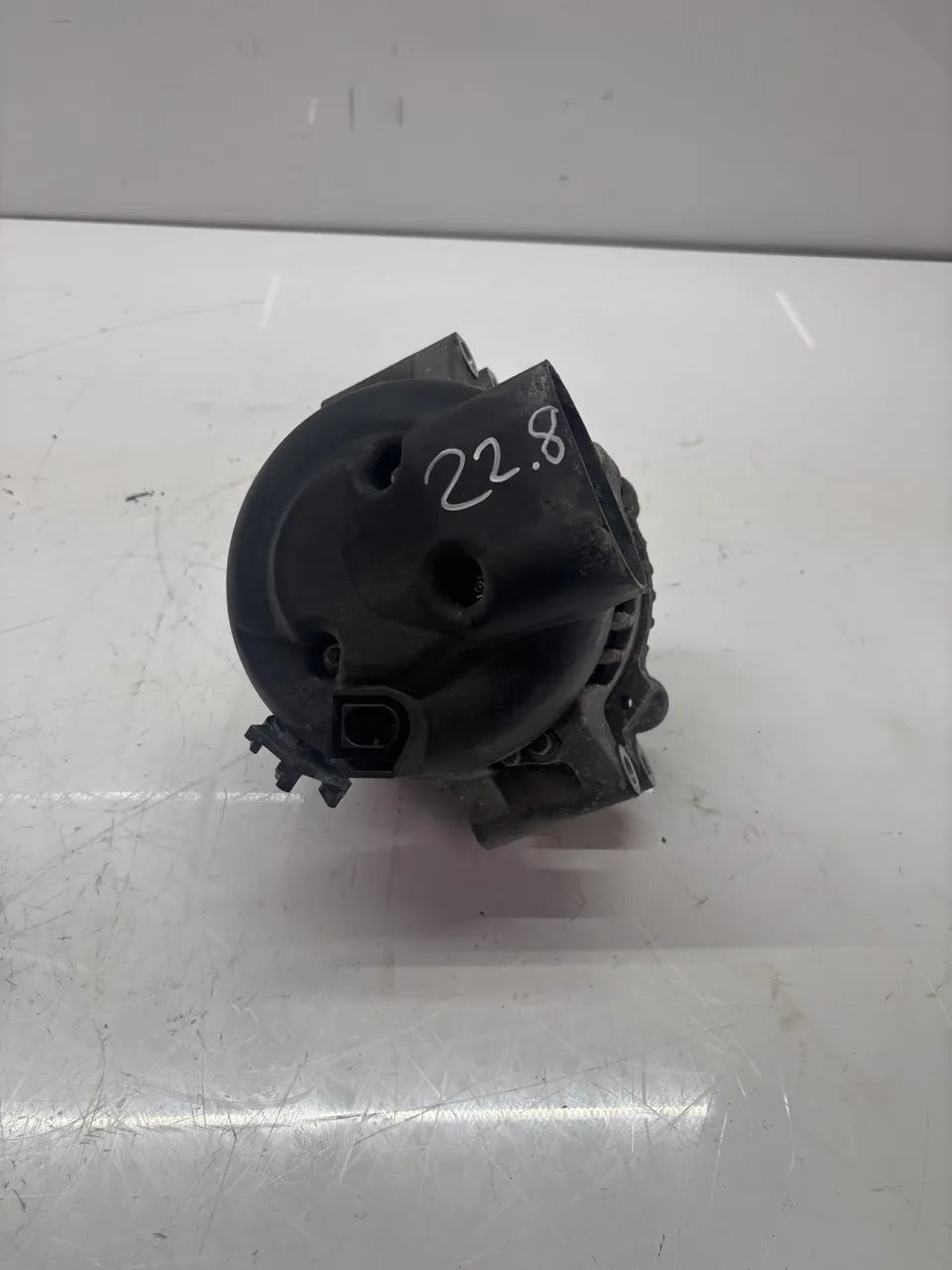 Alternador BMW Serie 7 F01 F02 F03 F04 4.4 750i N63B44B N63 7606628