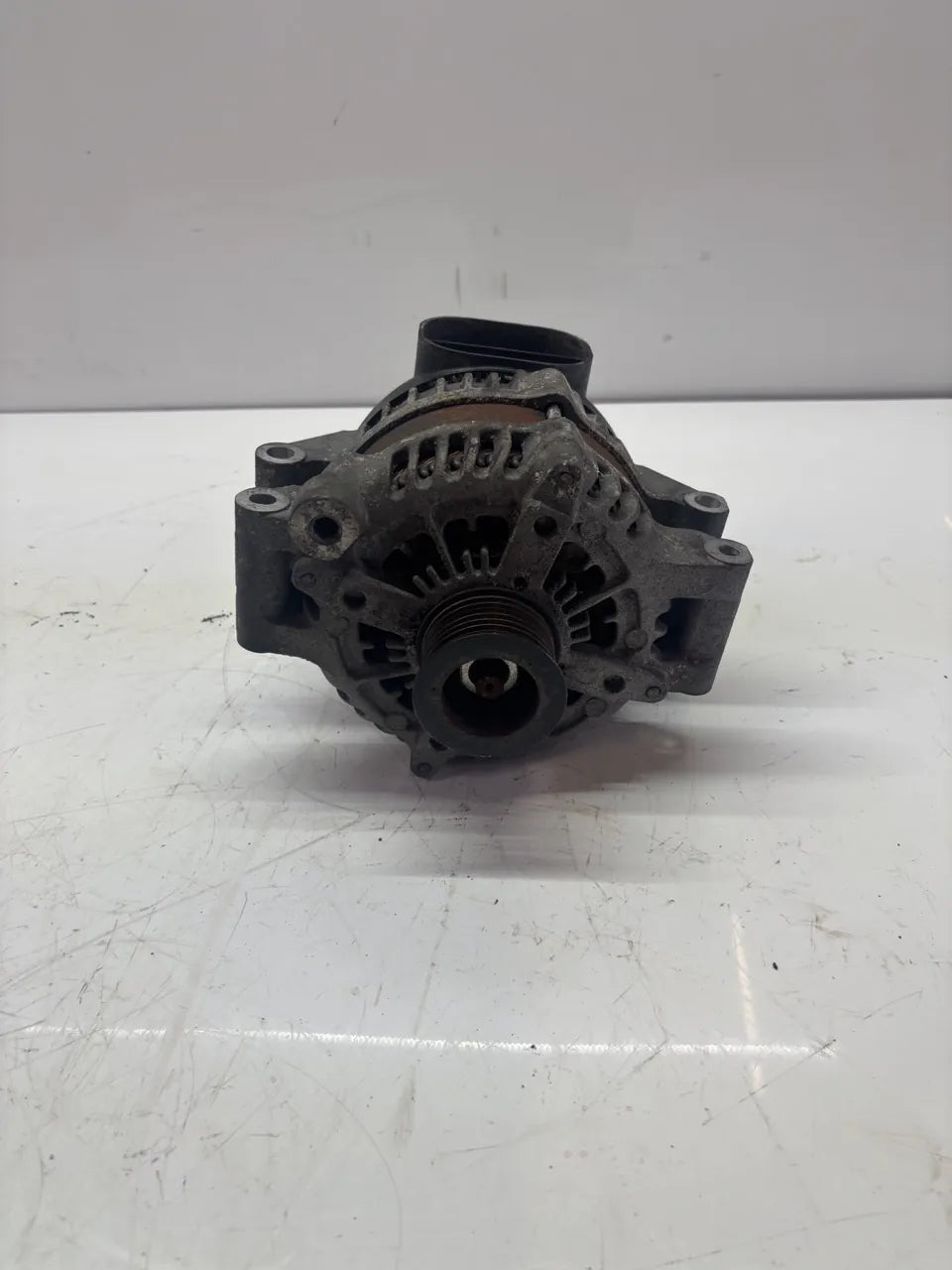 Alternador BMW Serie 7 F01 F02 F03 F04 4.4 750i N63B44B N63 7606628