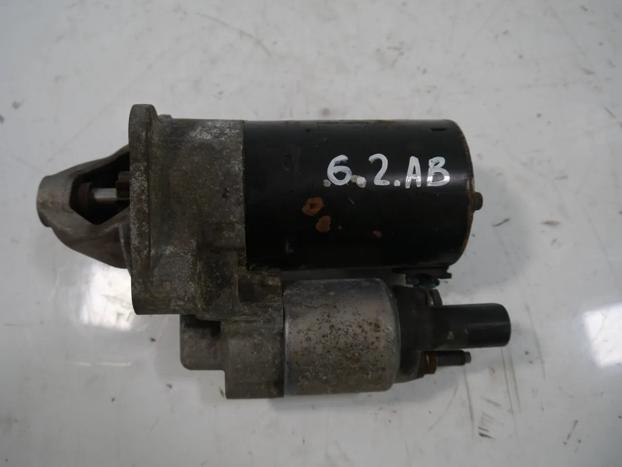 Motor de arranque Audi A4 B6 B7 A6 C5 2,0 ALT 06B911023A