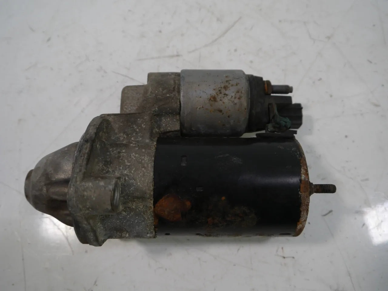 Motor de arranque Audi A4 B6 B7 A6 C5 2,0 ALT 06B911023A