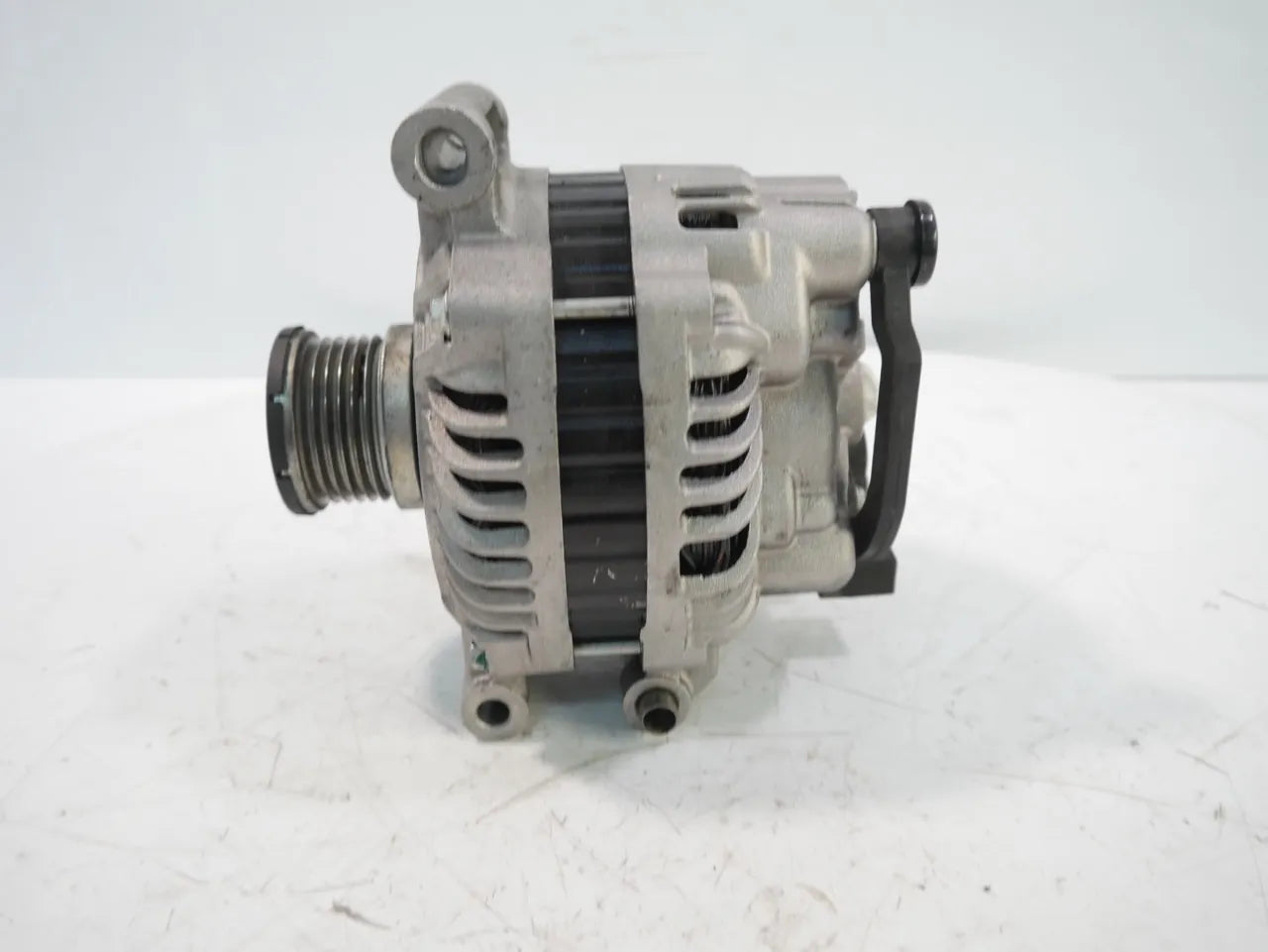 Alternador Citroen C3 C4 207 3008 308 1.6 5FW EP6 N12B16A LRA02967