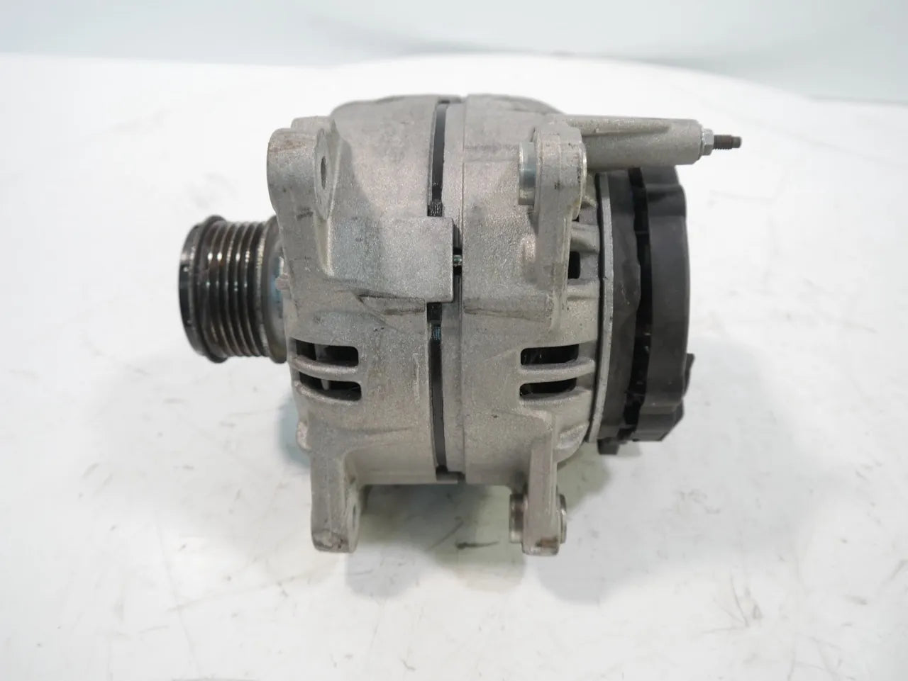 Alternador Volkswagen Skoda Seat Audi Passat Leon A3 1.9 TDI BKC LRA02291