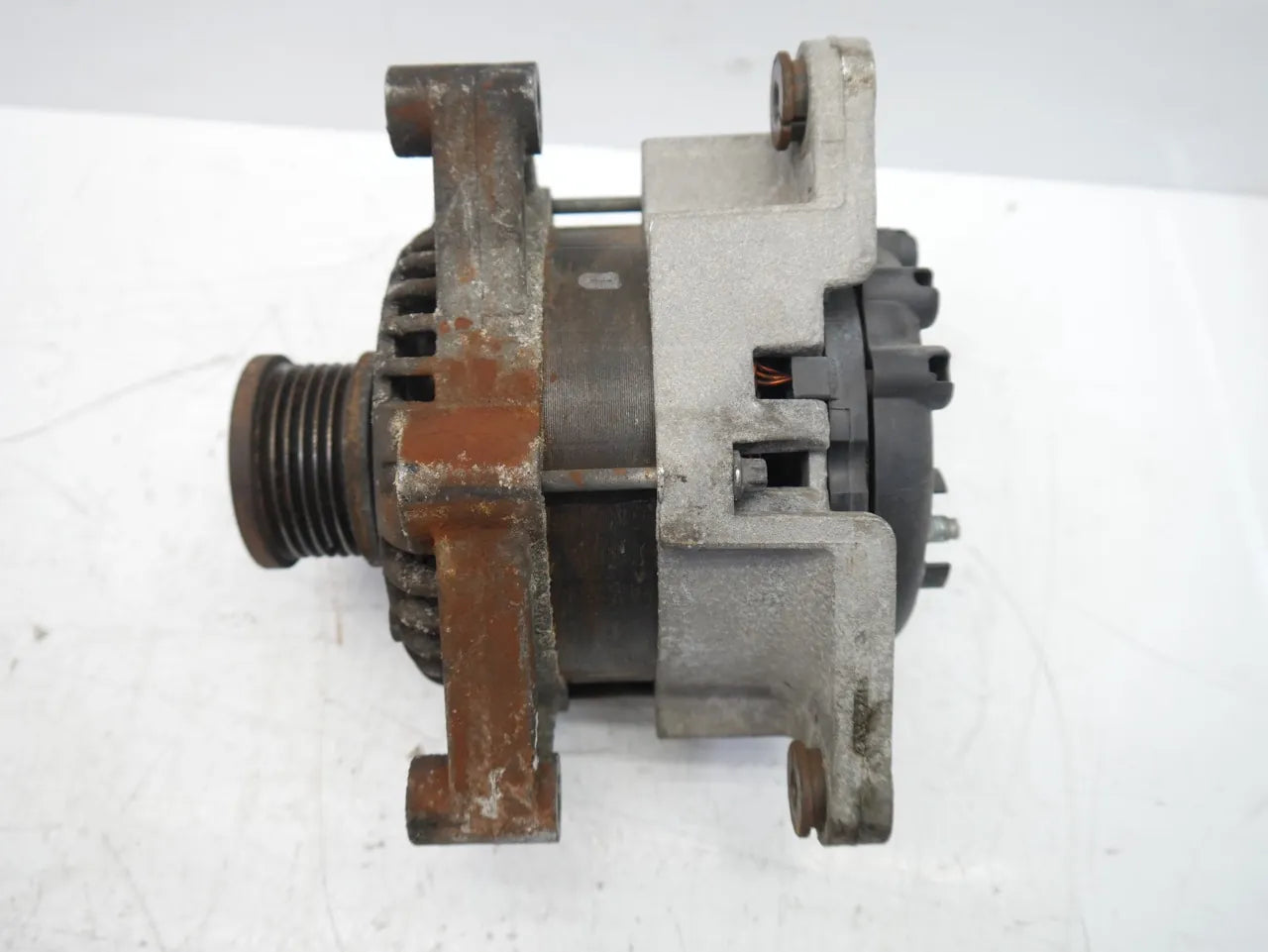 Alternador Opel Adam Corsa D 1.2 A12XEL A12 LWD 13579663