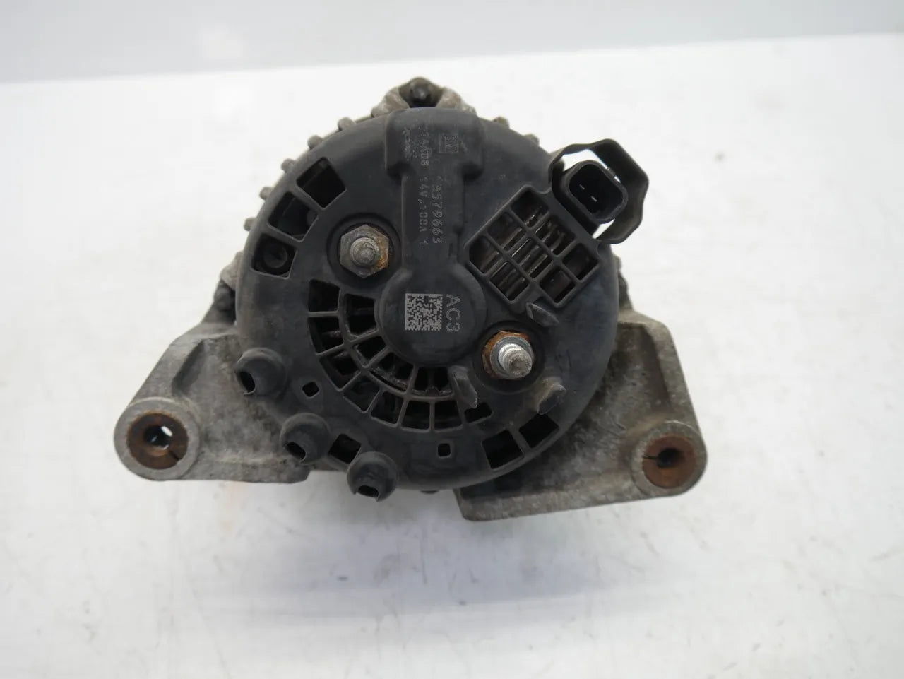 Alternador Opel Adam Corsa D 1.2 A12XEL A12 LWD 13579663
