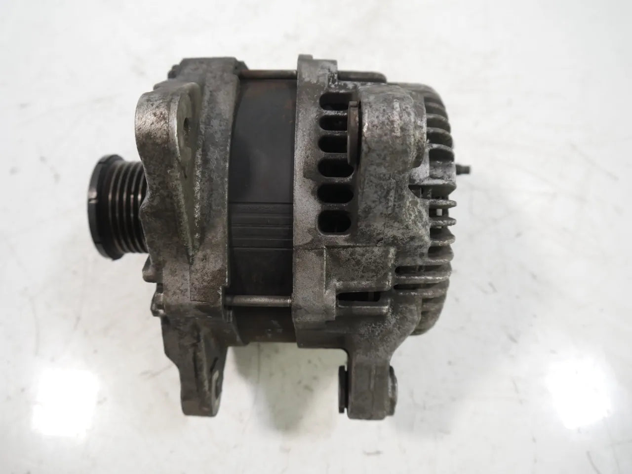 Alternador Renault Opel Master Movano 2.3 DCi CDTi M9T670 M9T 231001822R