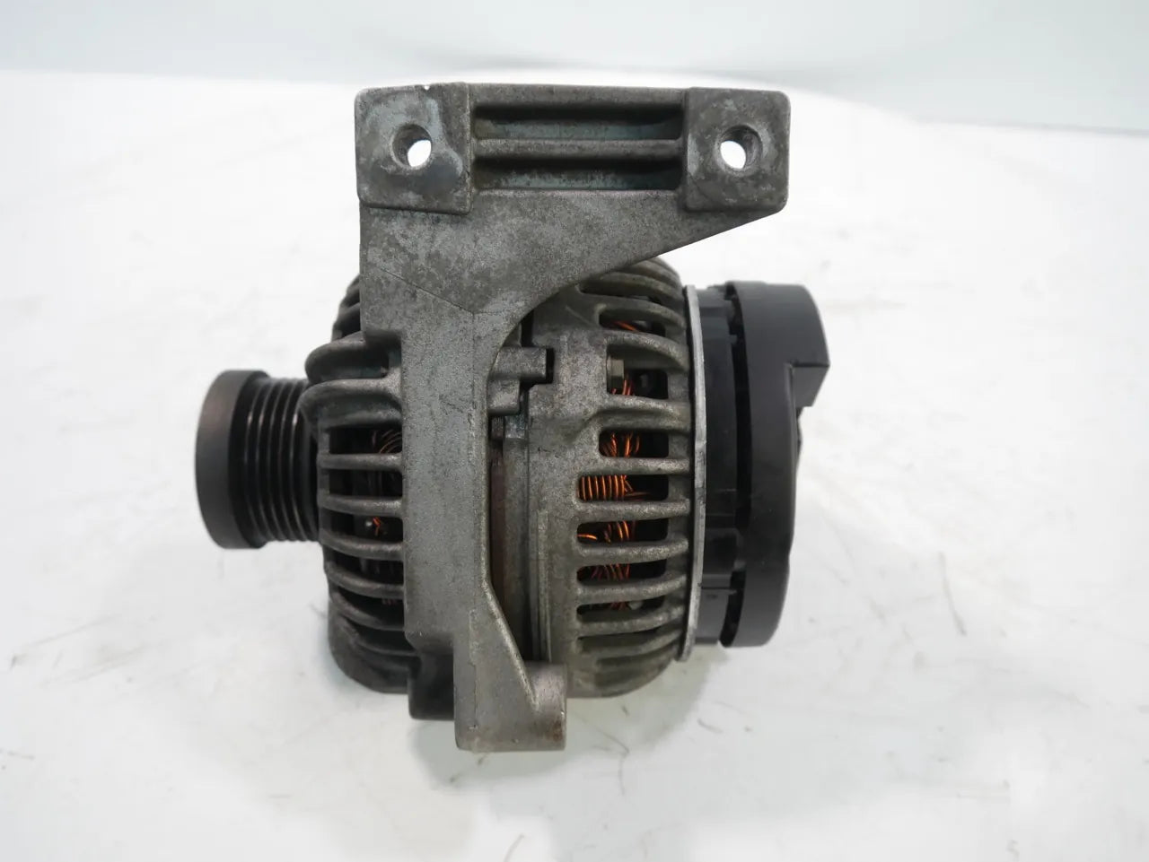 Alternador Volvo S60 2.4 D5 D5244T4 D52 30667787 0124525060