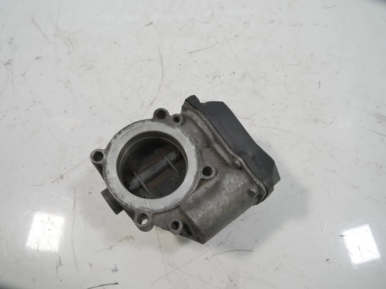 Mariposa Audi A5 8TA 2.0 TFSI quattro CDNC CDN 06F133062Q