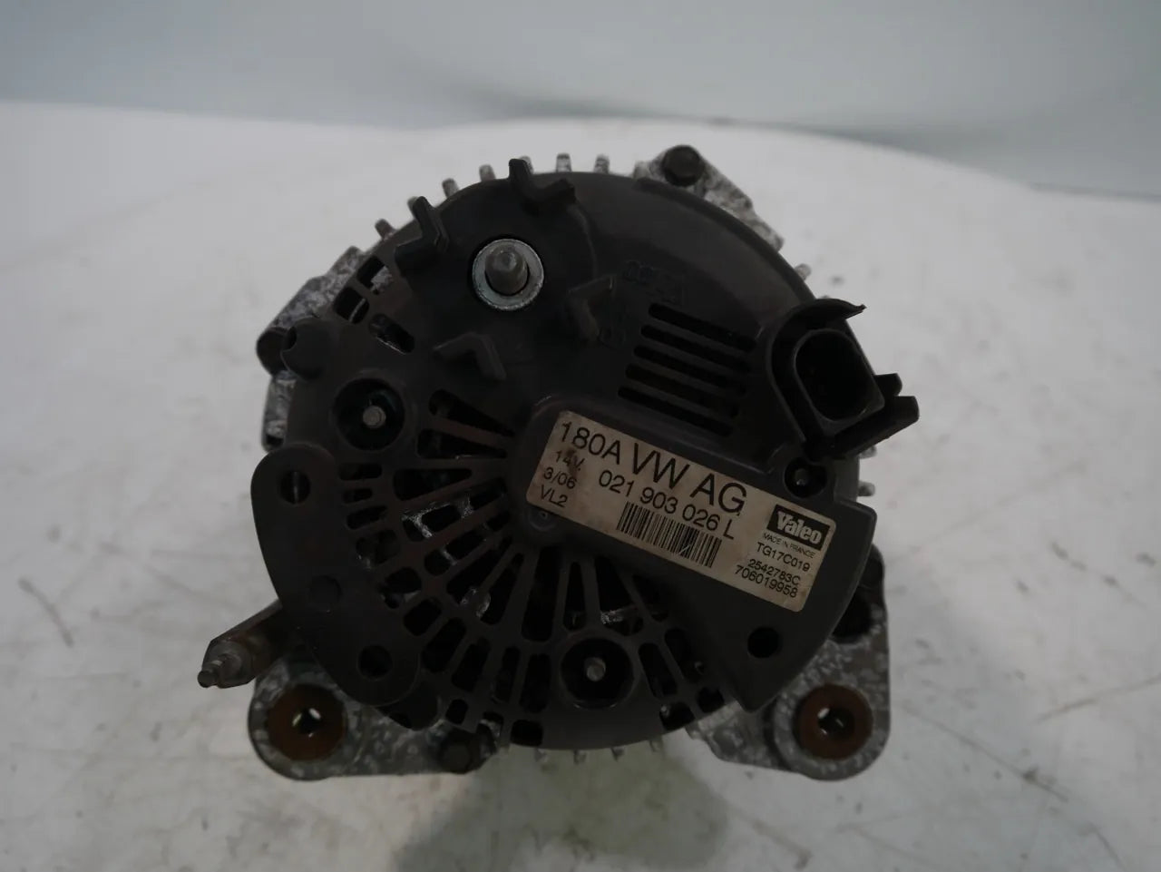 Alternador Volkswagen Skoda Audi Passat Octavia II A3 1.9 TDI BKC 021903026L