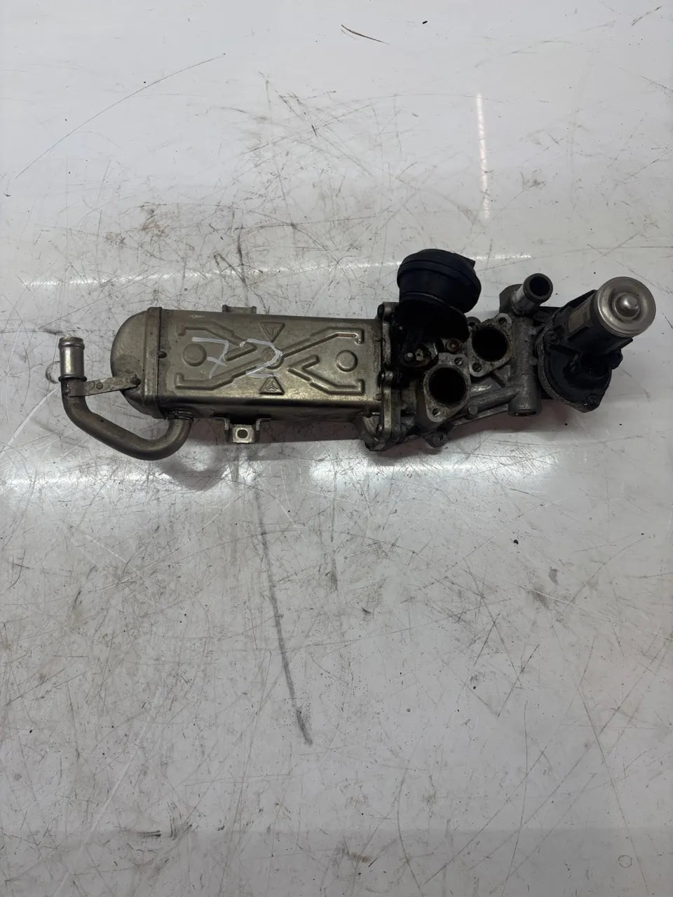 Válvula EGR Volkswagen Caddy 1.6 TDI CAYD CAY 03L131512D