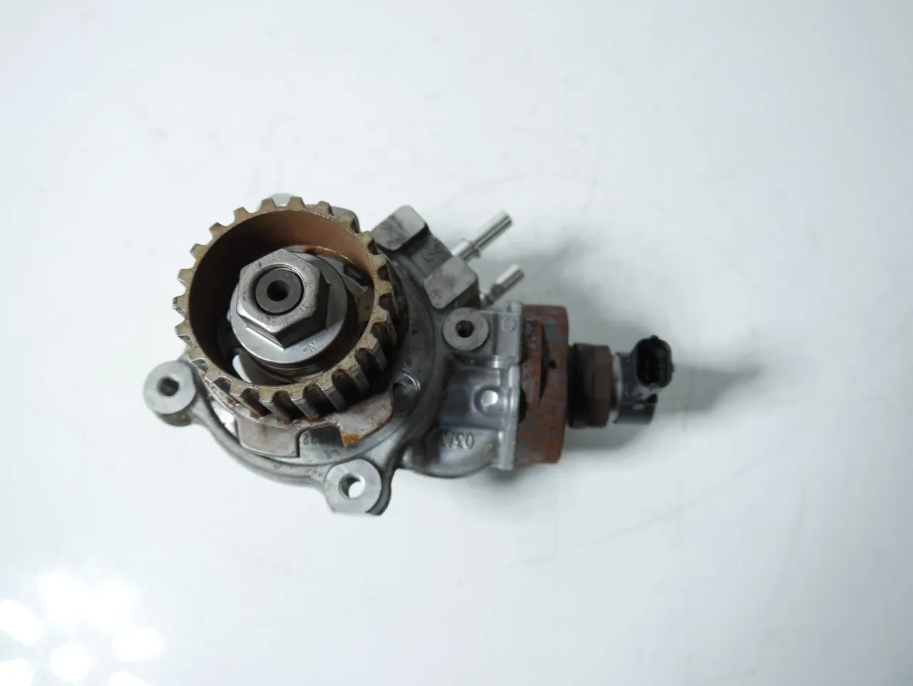 Bomba de alta presión Citroen Berlingo 1.5 BlueHDi DV5RE YHW 9817903080 0445010761