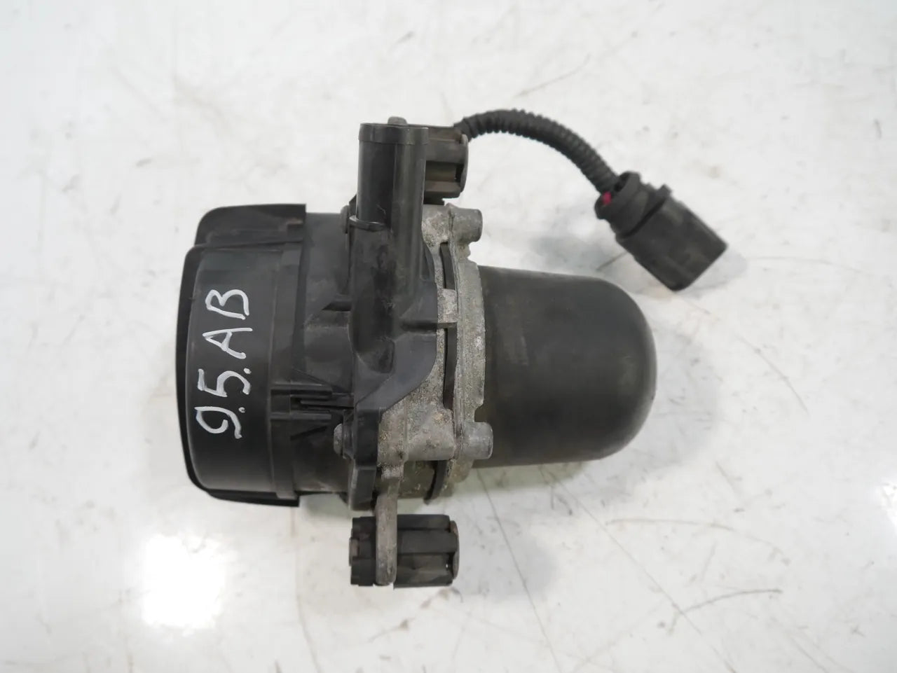Bomba de aire secundaria Porsche Cayenne 9PA 4.5 S V8 M48.00 M48 48.00 7L5959253B