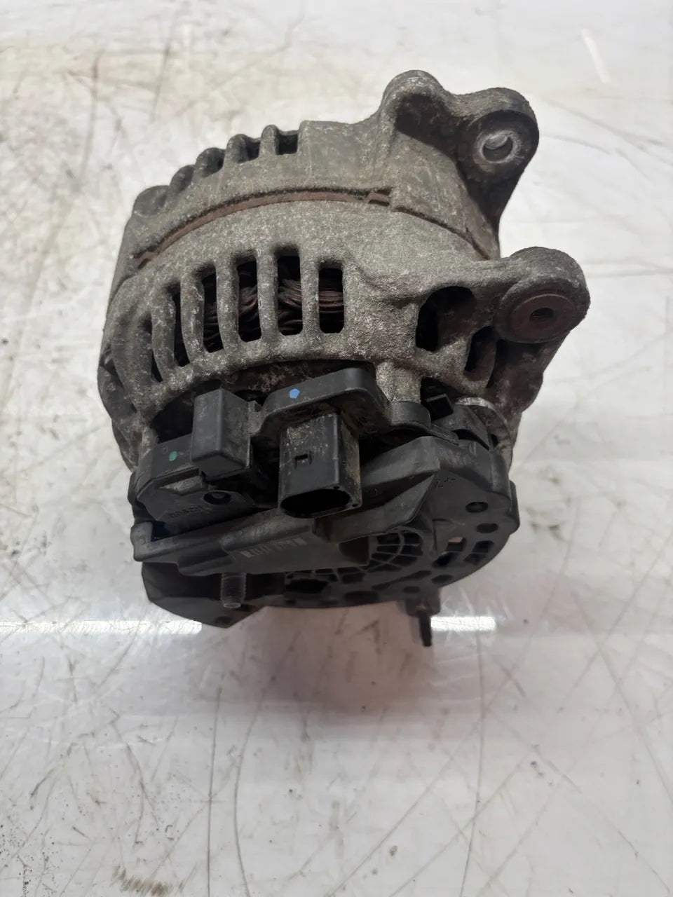 Alternador Volkswagen T5 T6 2.0 TDI CAAB CAA 028903320C