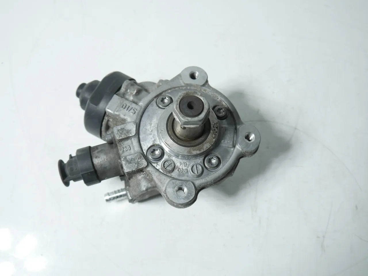 Bomba de alta presión Volkswagen Transporter T5 2.0 TDI CAAC CAA CCHA 03L130755J