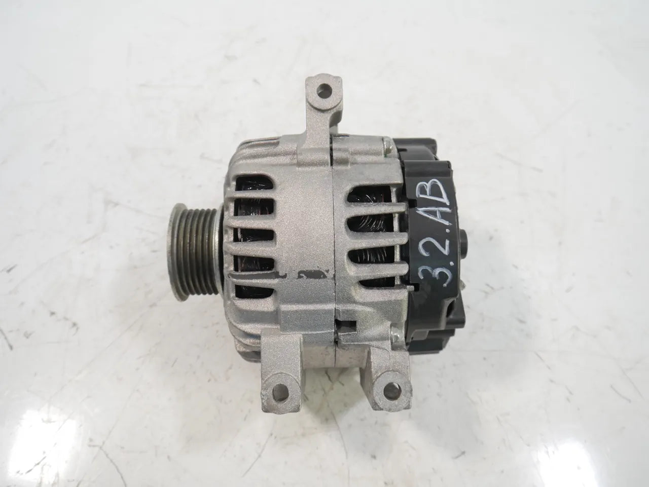Alternador Opel Astra Mokka 1.6 CDTi B16DTH B16 LVL 13512745