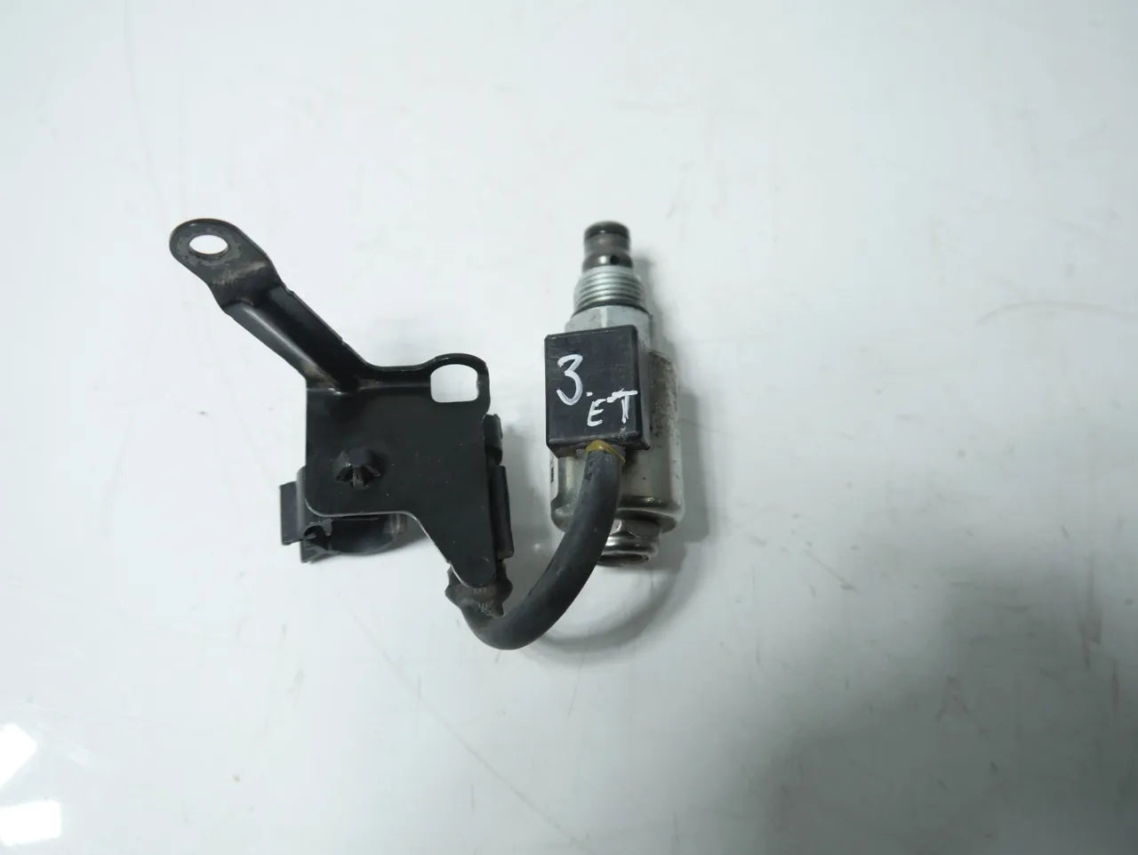 Electroválvula Alfa Romeo Giulia 952 2.9 gasolina 670050436 300AA00395A