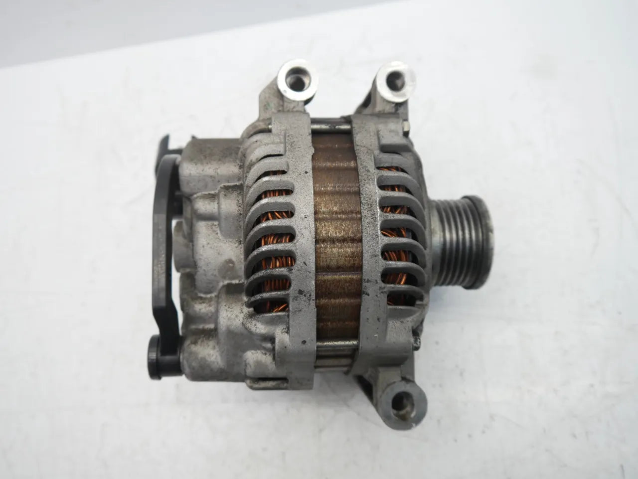 Alternador Peugeot Citroen C4 308 207 1.6 5FV EP6CDT 5F02 1638095080
