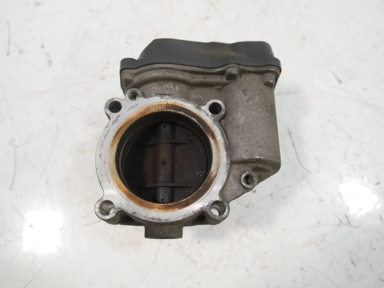 Mariposa Audi A4 B7 2.0 TFSI quattro BWE 06F133062G