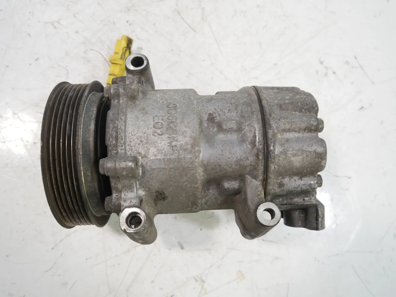Compresor de aire acondicionado Peugeot Citroen 207 C3 1.6 16V 5FW EP6 9659875780