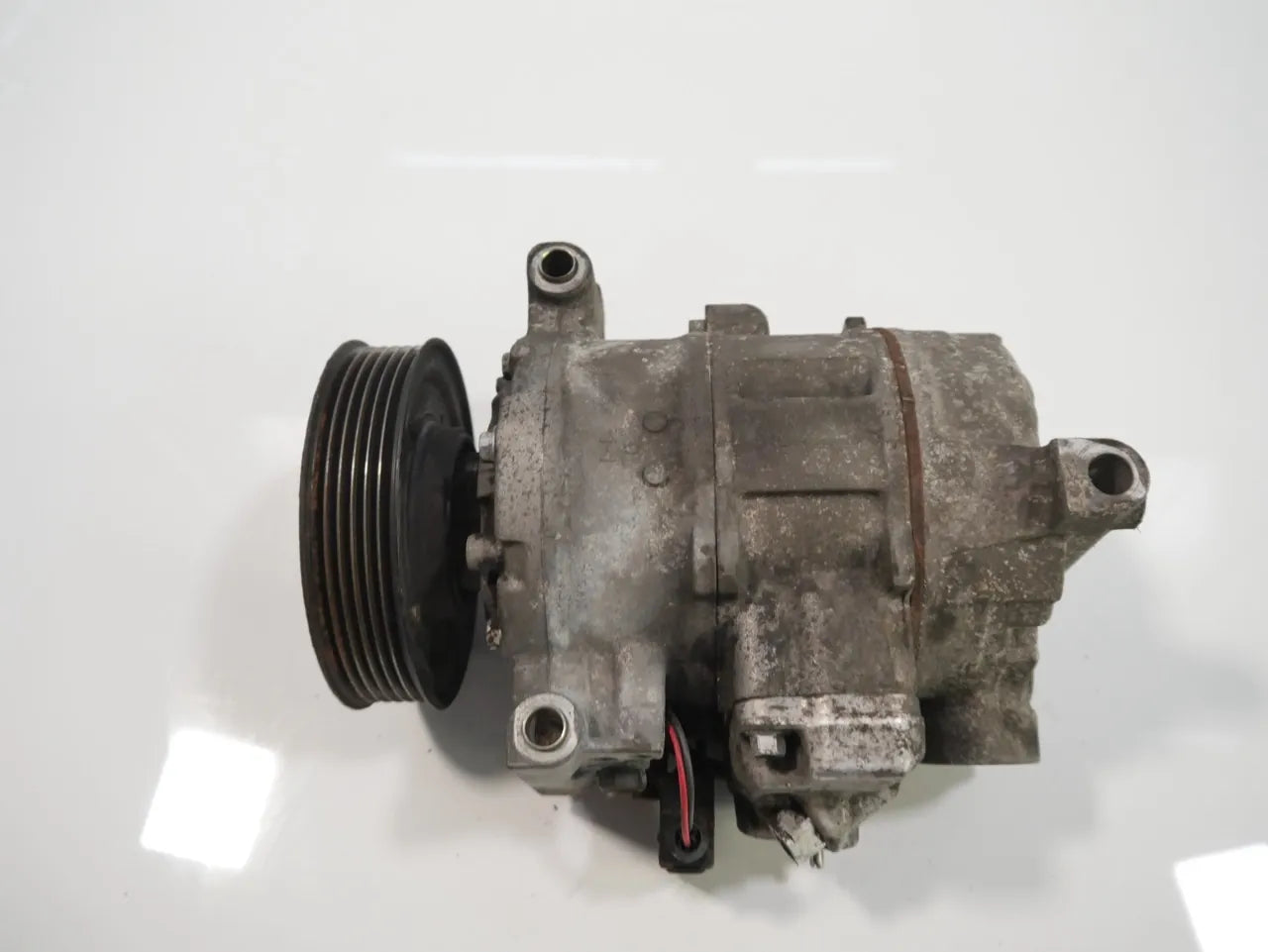 Compresor de aire acondicionado Audi A4 B6 A6 C5 2.4 BDV 8E0260805F
