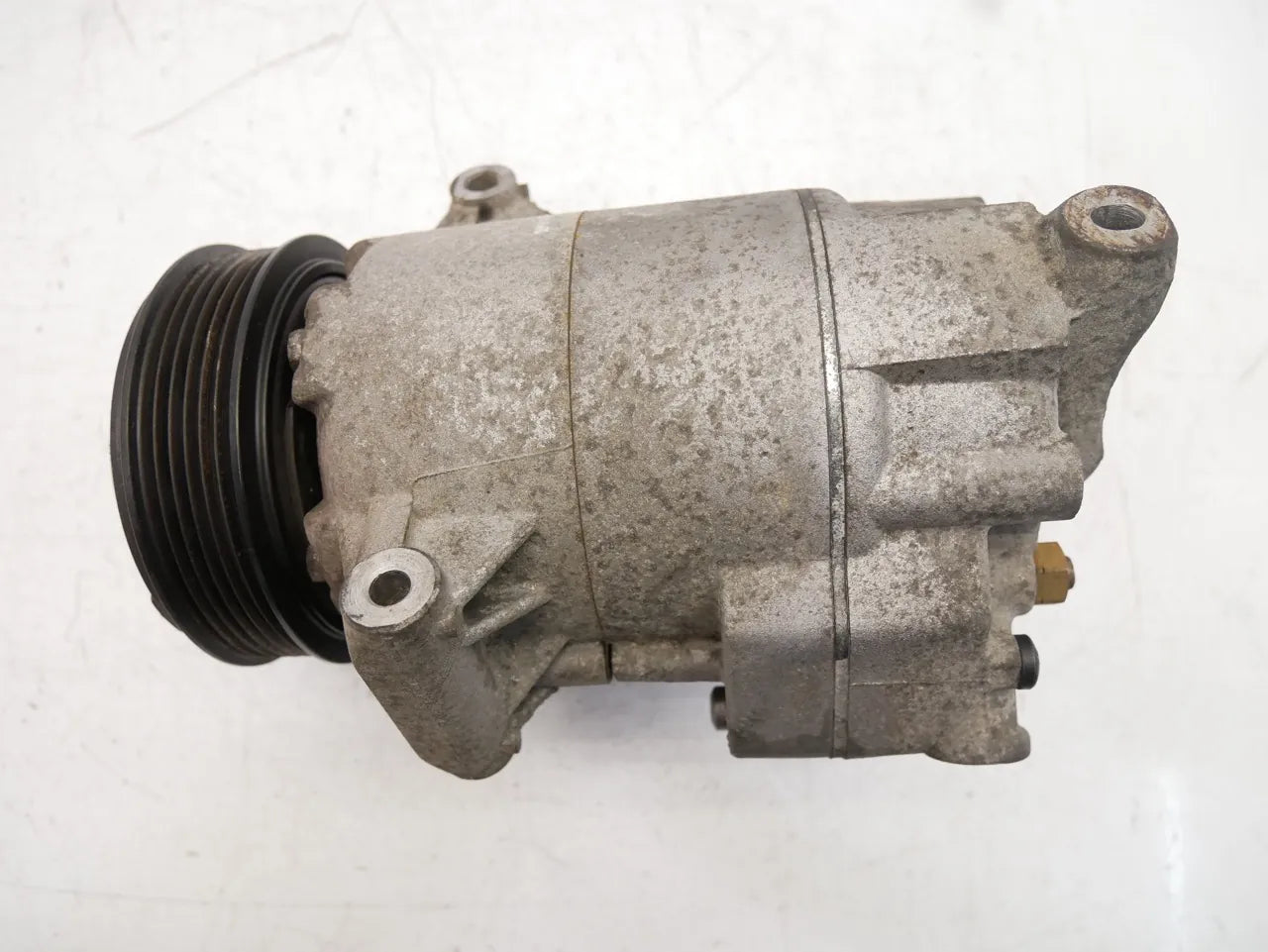 Compresor de aire acondicionado Opel Saab Insignia A 1.6 Turbo A16LET LLU A16 13335254