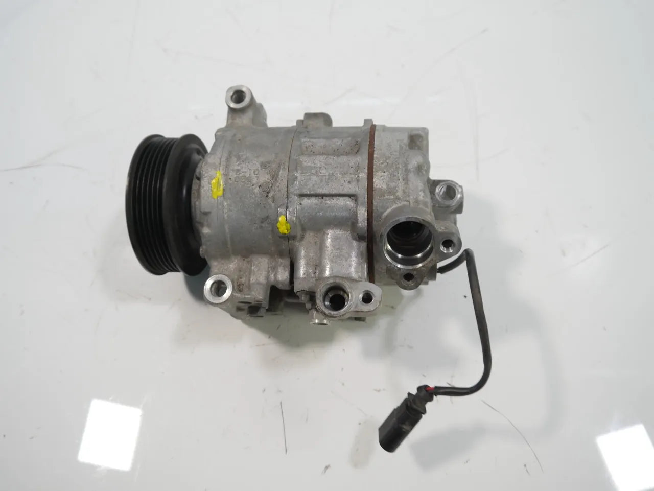 Compresor de aire acondicionado Audi A8 D4 4.2 V8 CDSB CDS 4H0260805F