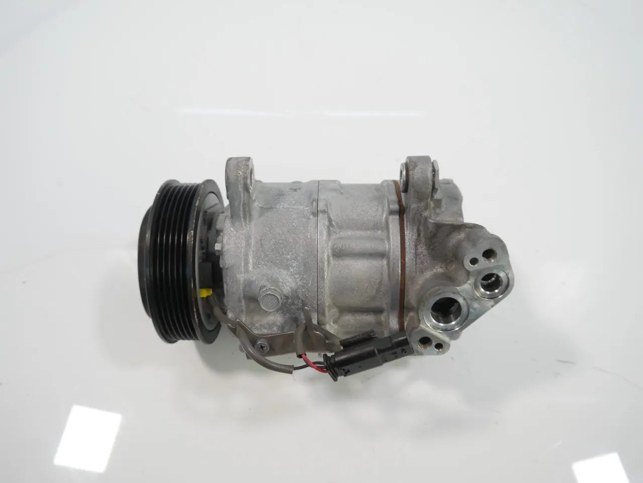 Compresor de aire acondicionado BMW Serie 1 F40 2.0 120 d B47C20B B47C20O1 B47 7948797
