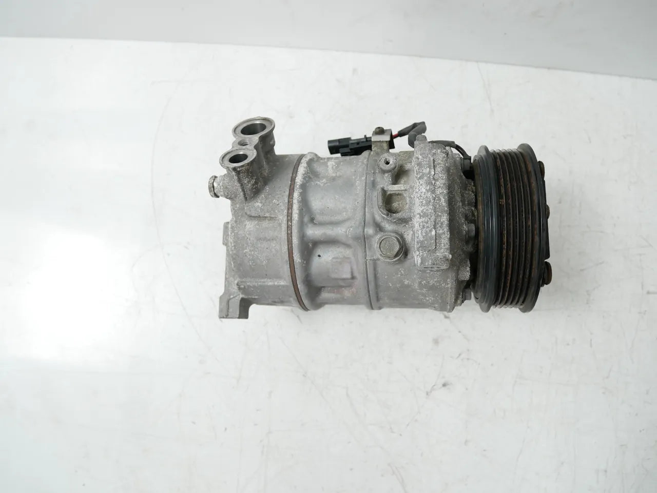 Compresor de aire acondicionado Opel Astra J Insignia A 1.6 CDTi B16DTH LVL 13367373