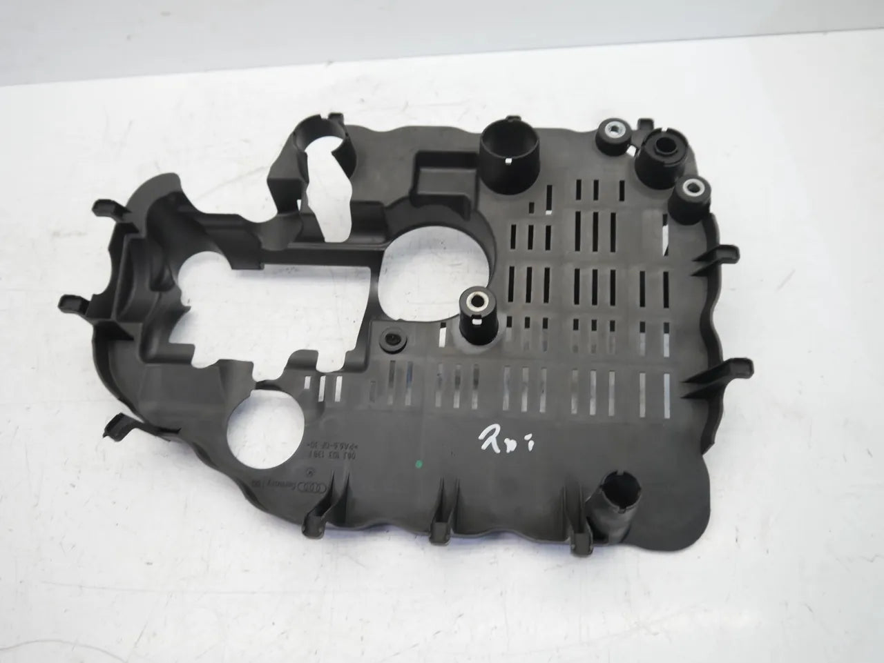 Placa deflectora Audi A4 B8 A5 Q5 2.0 TDI CJCB CJC 06J103138F