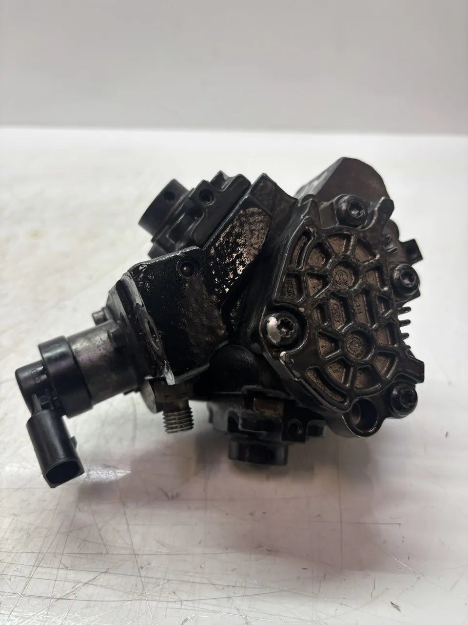 Bomba de alta presión Audi A4 B7 A6 C6 2.7 TDI BPP 059130755S