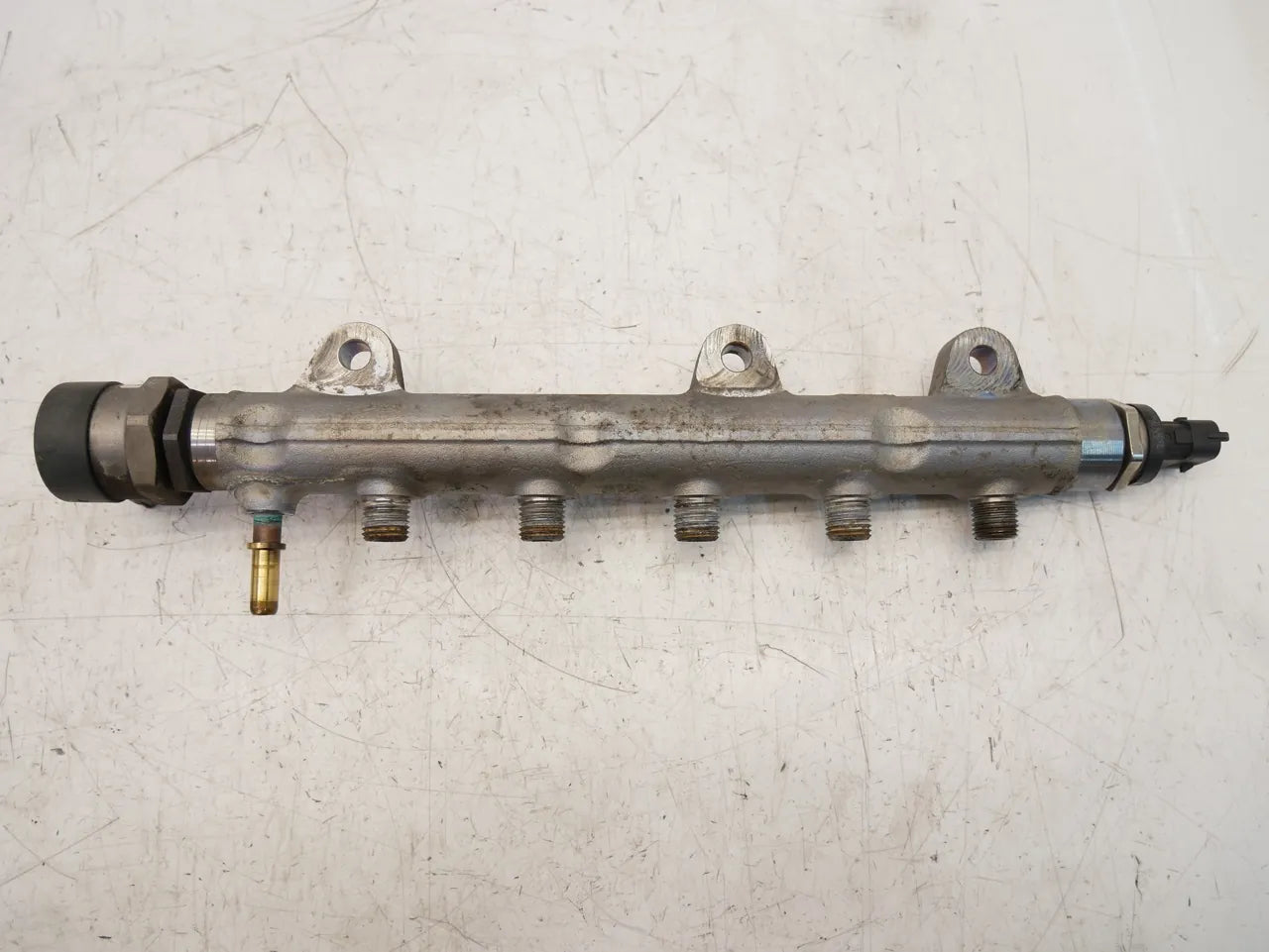 Tubo de raíl Renault Trafic MK2 2.0 dCi M9R786 M9R 8200962035 0445214207
