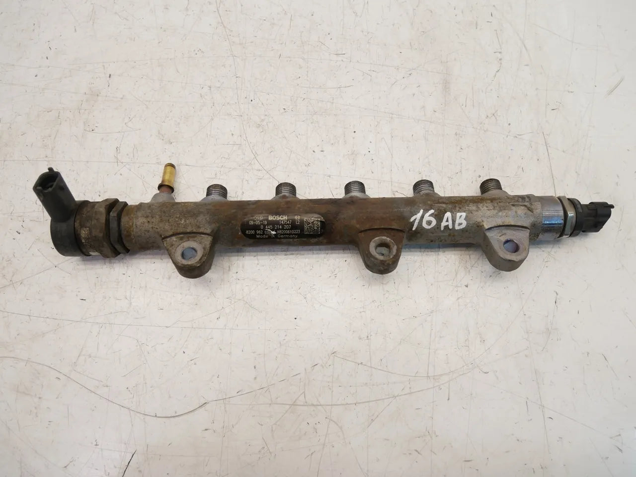 Tubo de raíl Renault Trafic MK2 2.0 dCi M9R786 M9R 8200962035 0445214207