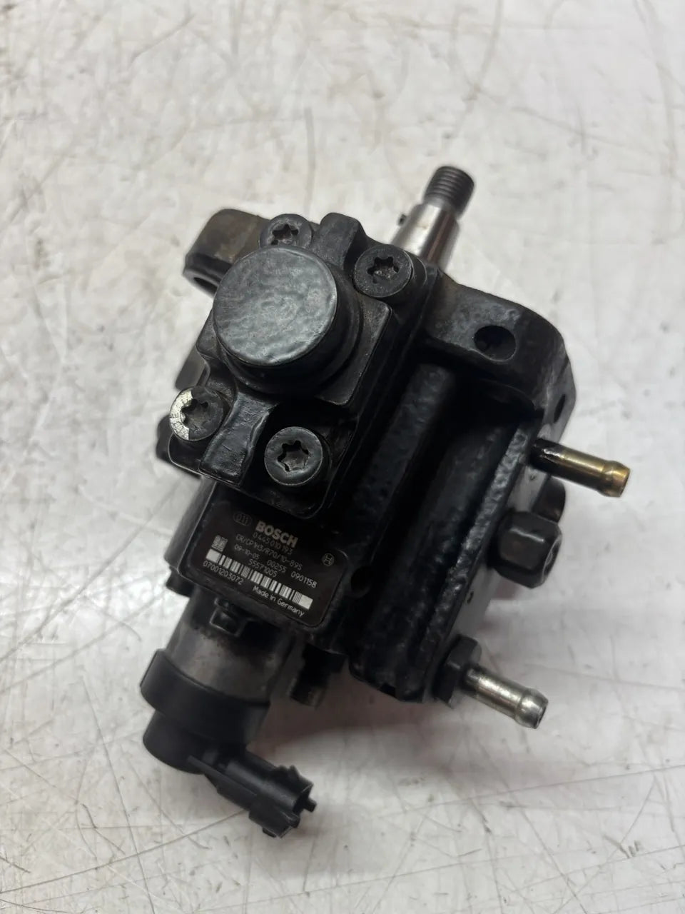 Bomba de alta presión Opel Insignia A 2.0 CDTI A20DTH LBS A20 55571005