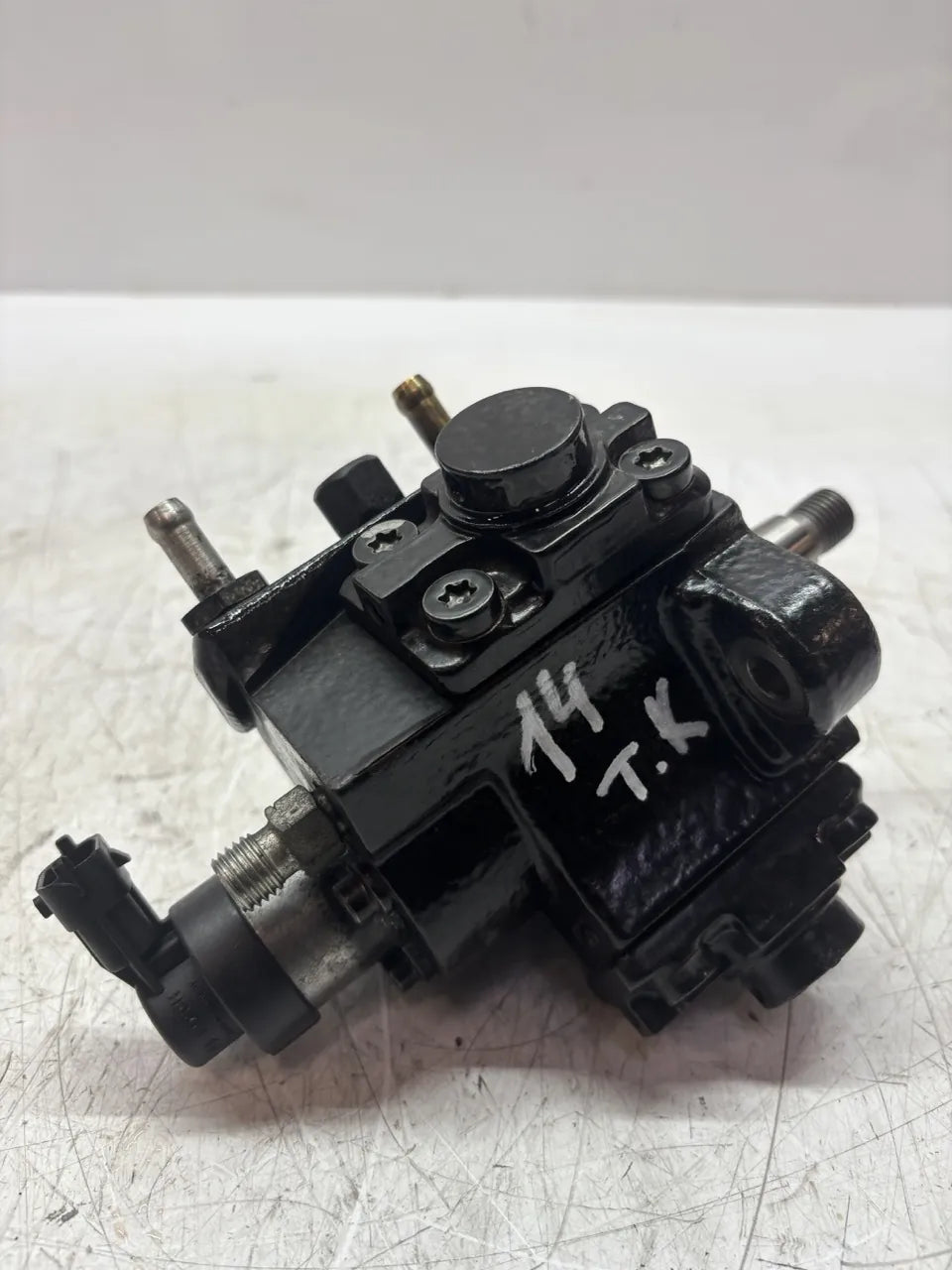 Bomba de alta presión Opel Insignia A 2.0 CDTI A20DTH LBS A20 55571005