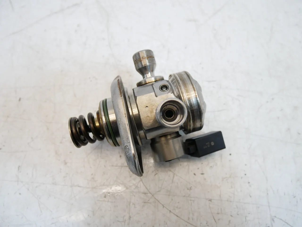 Bomba de combustible Nissan X-Trail Qashqai 1.3 DIG-T HR13DDT HR13 166303162R
