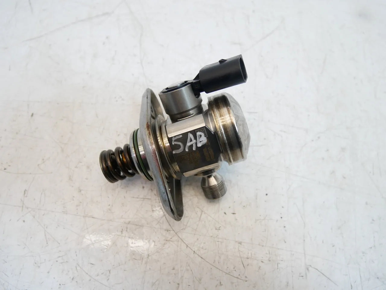 Bomba de combustible Nissan X-Trail Qashqai 1.3 DIG-T HR13DDT HR13 166303162R