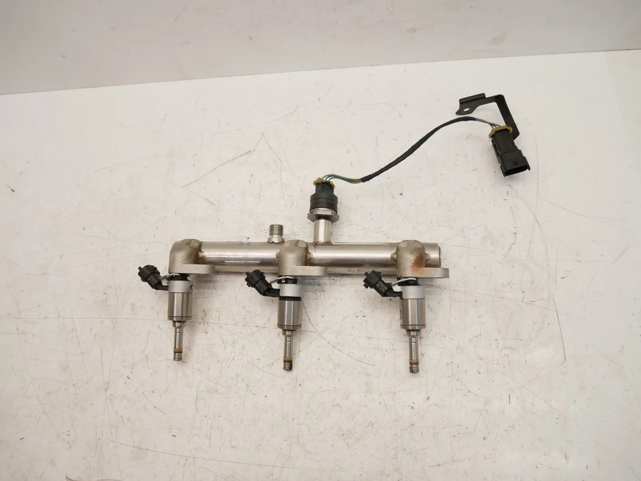 Rampa inyectora Alfa Romeo Giulia 2.9 Quadrifoglio 670050436 00670050573