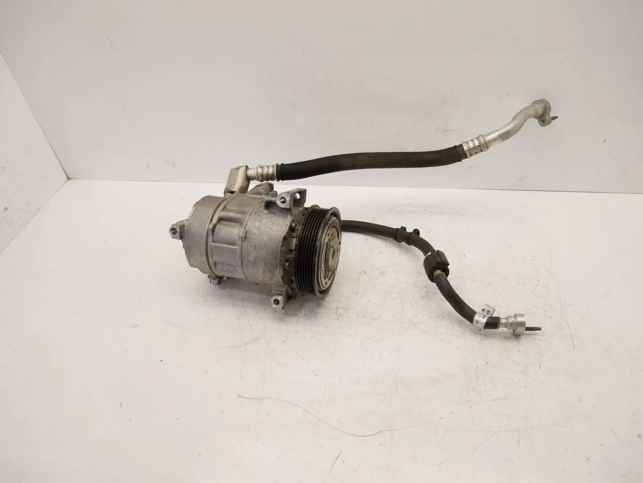 Compresor de aire acondicionado Alfa Romeo Giulia 2.9 Quadrifoglio 670050436 447250-0811