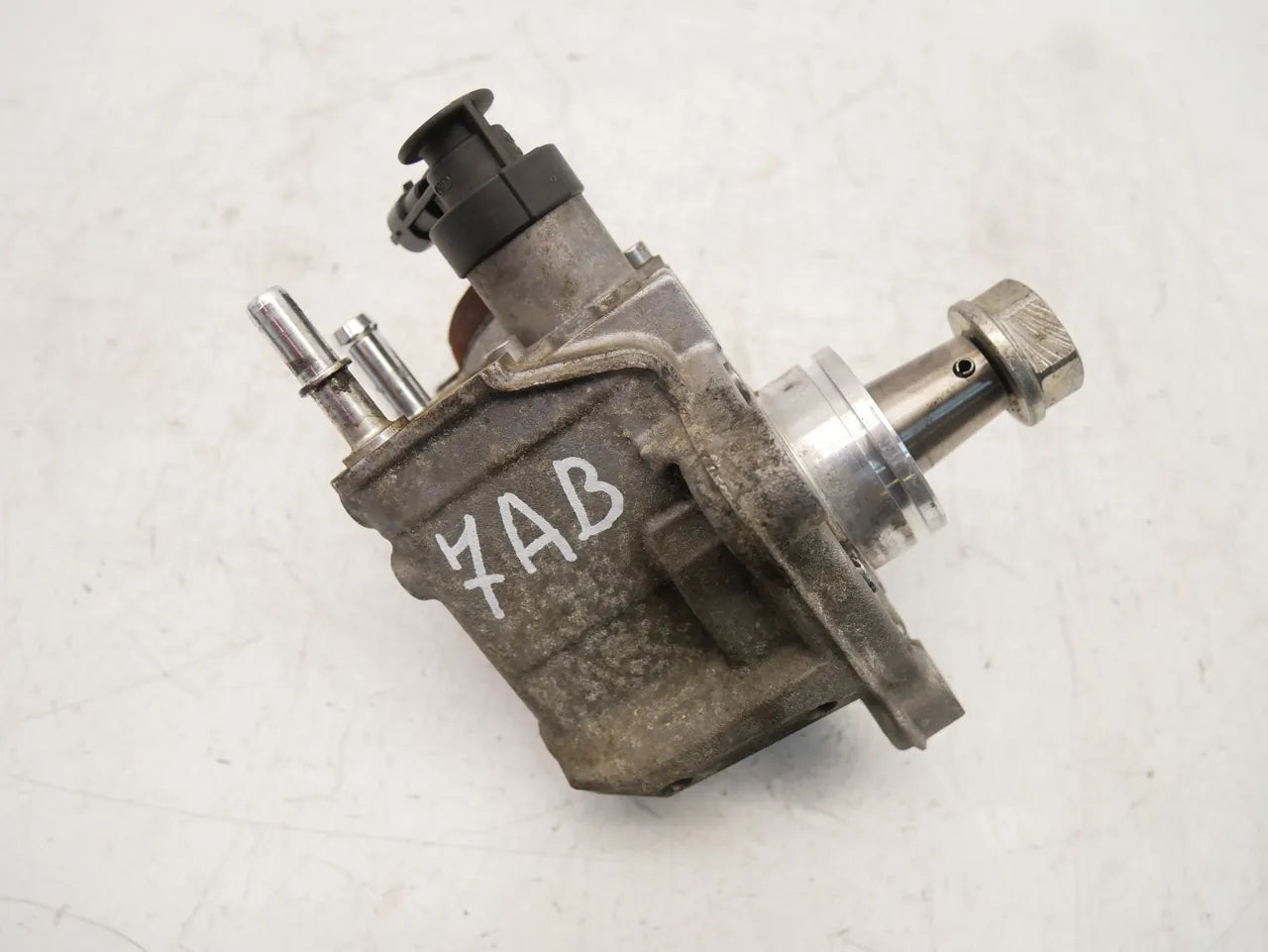 Bomba de alta presión Opel Insignia 2.0 CDTI B20DTH B20 LFS 55485045 0445010703