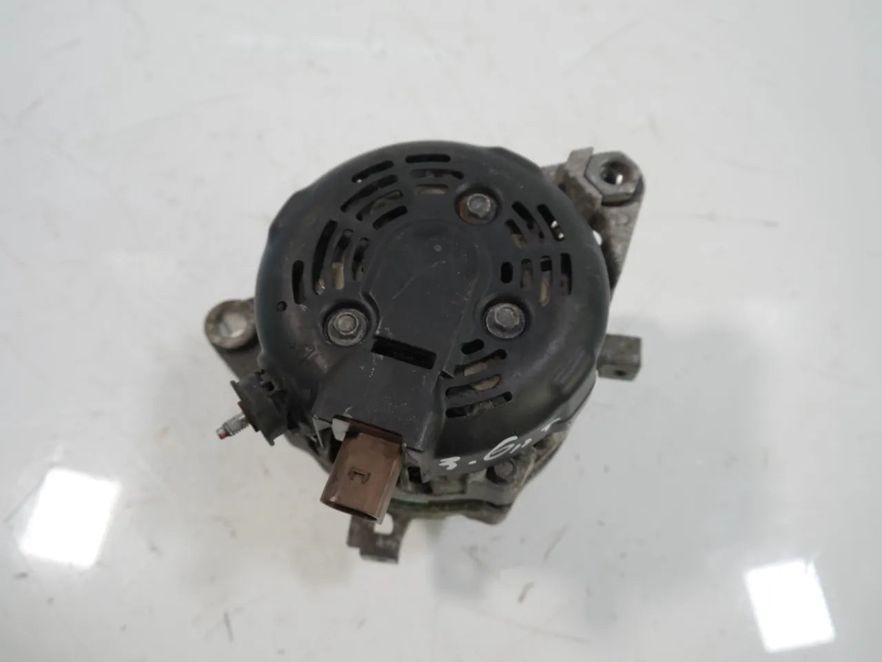 Alternador Toyota Hilux 2.4 D 4WD 2GD-FTV 2GD 27060-30230